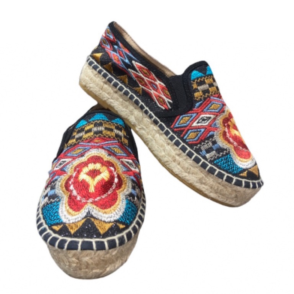 Johnny Was Multicolor Embroidered Slip-On Flats, dust bag included
